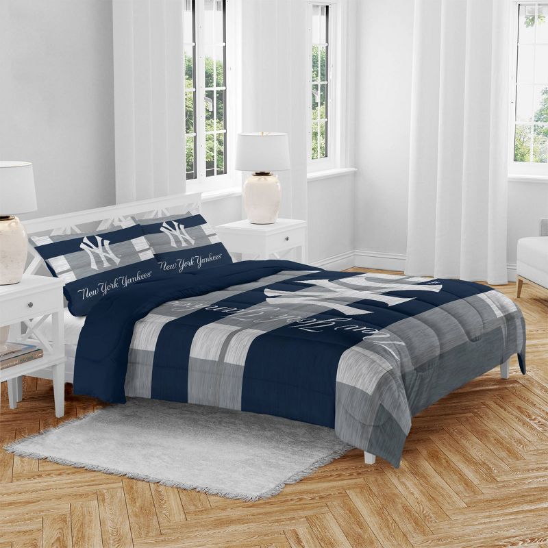 MLB New York Yankees Heathered Stripe Queen Bedding Set in a Bag - 3pc, 1 of 4