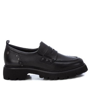 Carmela Leather Collection Women's Moccasins - 1 of 3