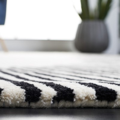Ivory and Black Rectangular Wool Tufted Area Rug 8' x 10'