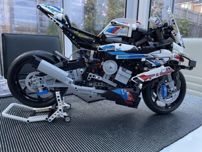 LEGO Technic BMW M 1000 RR 42130 Motorcycle Model Kit for Adults, Build and  Display Motorcycle Set with Authentic Features, Motorcycle Gift Idea