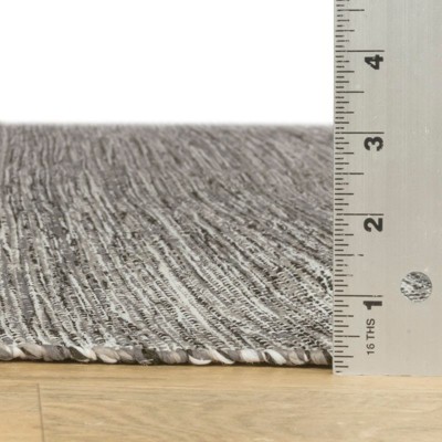 Gray Handwoven Synthetic Indoor/Outdoor 4' x 6' Rug