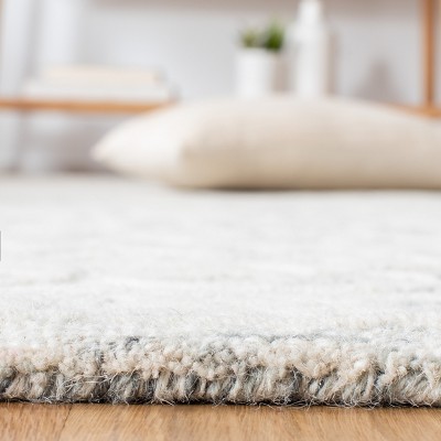 Silver and Ivory Hand-Tufted Wool Area Rug, 5' x 8'