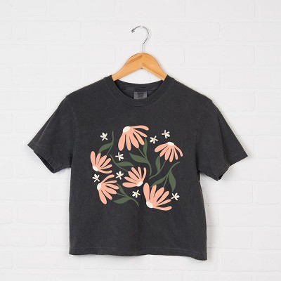 Simply Sage Market Women's Pink Daisies Short Sleeve Relaxed Fit Cropped Tee
