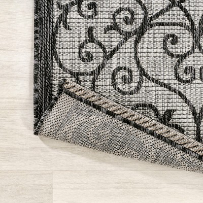 Boho-Chic Spanish Filigree Light Gray & Black 9'x12' Outdoor Rug