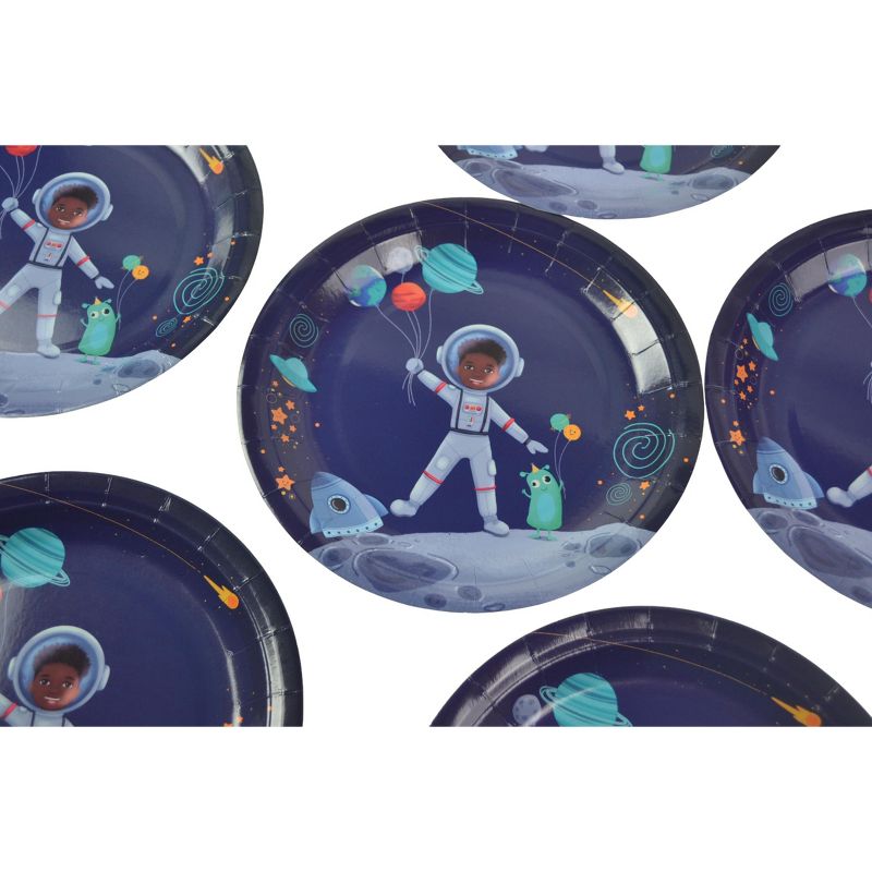 Anna + Pookie 9" Boy Astronaut Paper Party Plates 8 Ct., 2 of 4