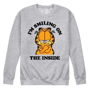 Men's - Garfield - Smiling On The Inside Graphic Fleece Sweatshirt - 1 of 4