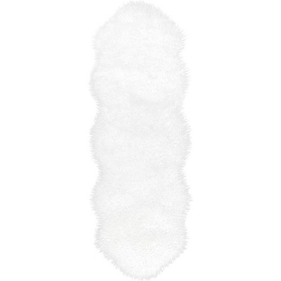 Nuloom Salome SpinClean Plush Faux Sheepskin Machine Washable Area Rug, Shaped 2' x 6', Ivory