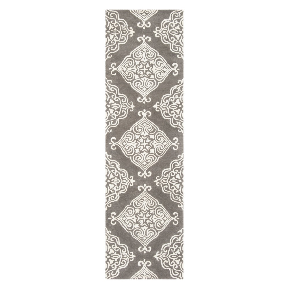 2'3inx8' Runner Medallion Tufted Dark Gray/Ivory - Safavieh