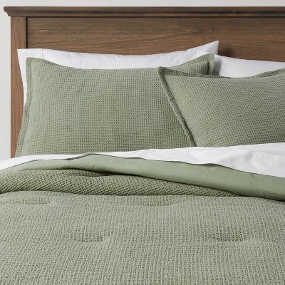 Full/Queen Washed Waffle Weave Comforter & Sham Set Sage Green - Threshold™