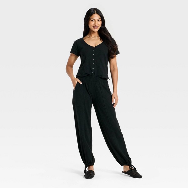 Pantalones de mujer de tiro medio estilo globo con puño en el tobillo sin cierre - Universal Thread™ 3