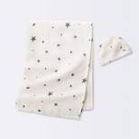 Hospital Muslin Swaddle Baby Blanket and Hat Gift Set - Cream and Gray Stars - 2pk - Cloud Island™