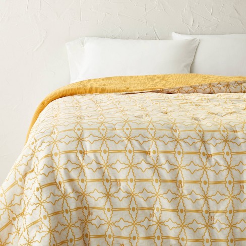 Twin/Twin Extra Long Scalloped Edge Quilt Gold - Opalhouse™ designed with  Jungalow™