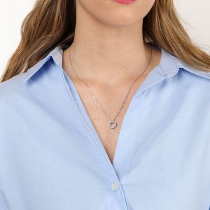 Lavari Jewelers Women's Cubic Zirconia Circle Pendant Necklace