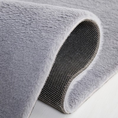 Light Grey Faux Rabbit Fur 6' x 9' Washable Area Rug