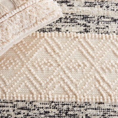 Natura 6' x 6' Ivory and Black Hand Woven Wool Rug