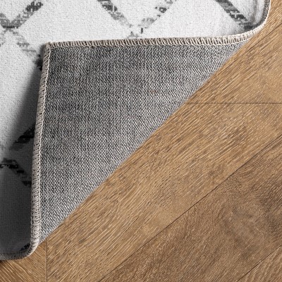 Eco-Friendly Reversible Gray Synthetic Area Rug, 3' x 5'