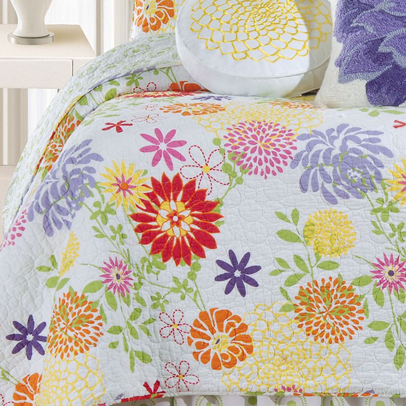 C&F Home Lilly Quilt, 3 of 5