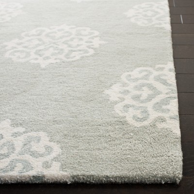 Grey and Ivory Hand-Tufted Wool Area Rug, 7'6" x 9'6"