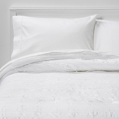 Full/Queen Crinkle Texture Comforter White - Room Essentials™