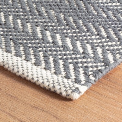 Sophisticated Grey Herringbone Handmade Wool-Blend Rug 2' x 3'