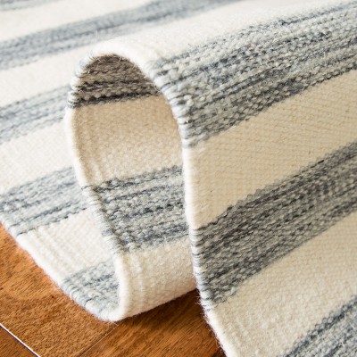 Ivory and Gray 3' x 5' Handwoven Wool Area Rug