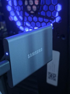 SAMSUNG T7 Portable 1TB USB 3.2 External SSD MU-PC1T0T/AM : Target