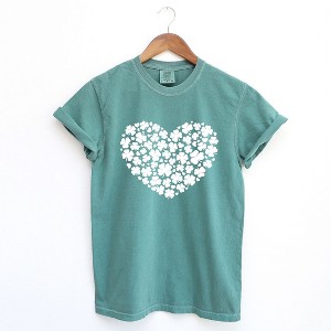 Simply Sage Market Women's Shamrock Heart Short Sleeve Garment Dyed Tee - 1 of 4
