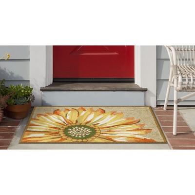 Sunflower Bliss Hand-Tufted Rectangular Indoor/Outdoor Rug in Yellow