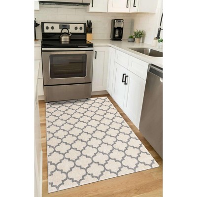 Elegant Gray Trellis 4' x 6' Easy-Care Synthetic Area Rug