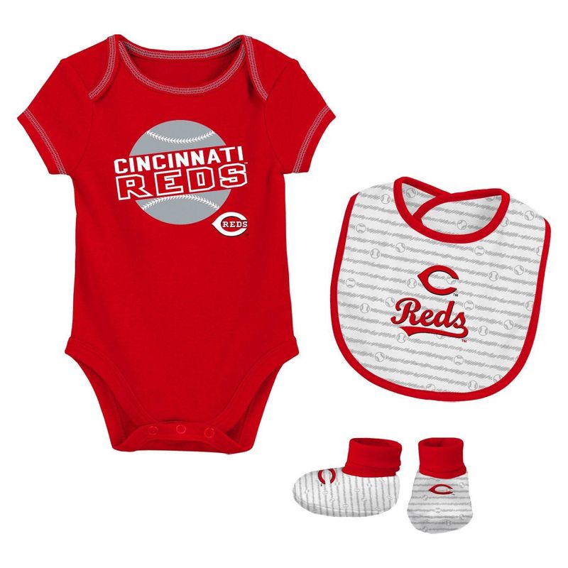 MLB Cincinnati Reds Infant Boys&#39; Layette Set, 1 of 5