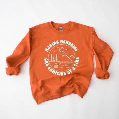 Simply Sage Market Women's Making Memories Campfire Gildan Sweatshirt