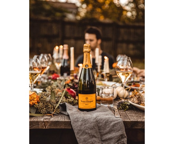 Veuve Clicquot Ponsardin Brut Champagne / 750 ml - Marketview Liquor