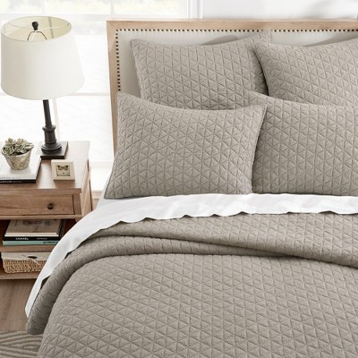 Tan Reversible Microfiber Full Quilt Set with Diamond Pattern