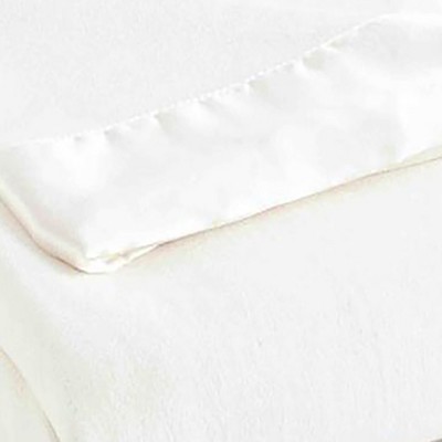 Luxurious King-Size Fleece Knitted Lightweight Blanket in White