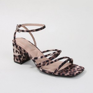 Berness Women's Emmarie Strappy Block Heel Sandals - 1 of 4