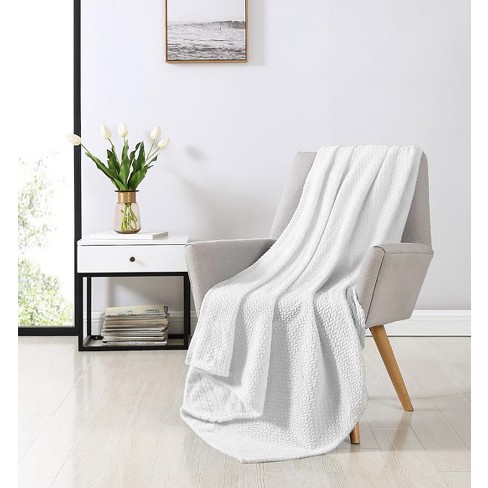 This Fleece Blanket That Shoppers Love Is 47% Off at