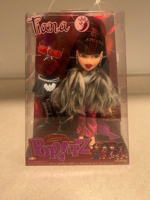 Bratz Original Fashion Doll Fianna Series 3 W/ Outfits & Poster : Target