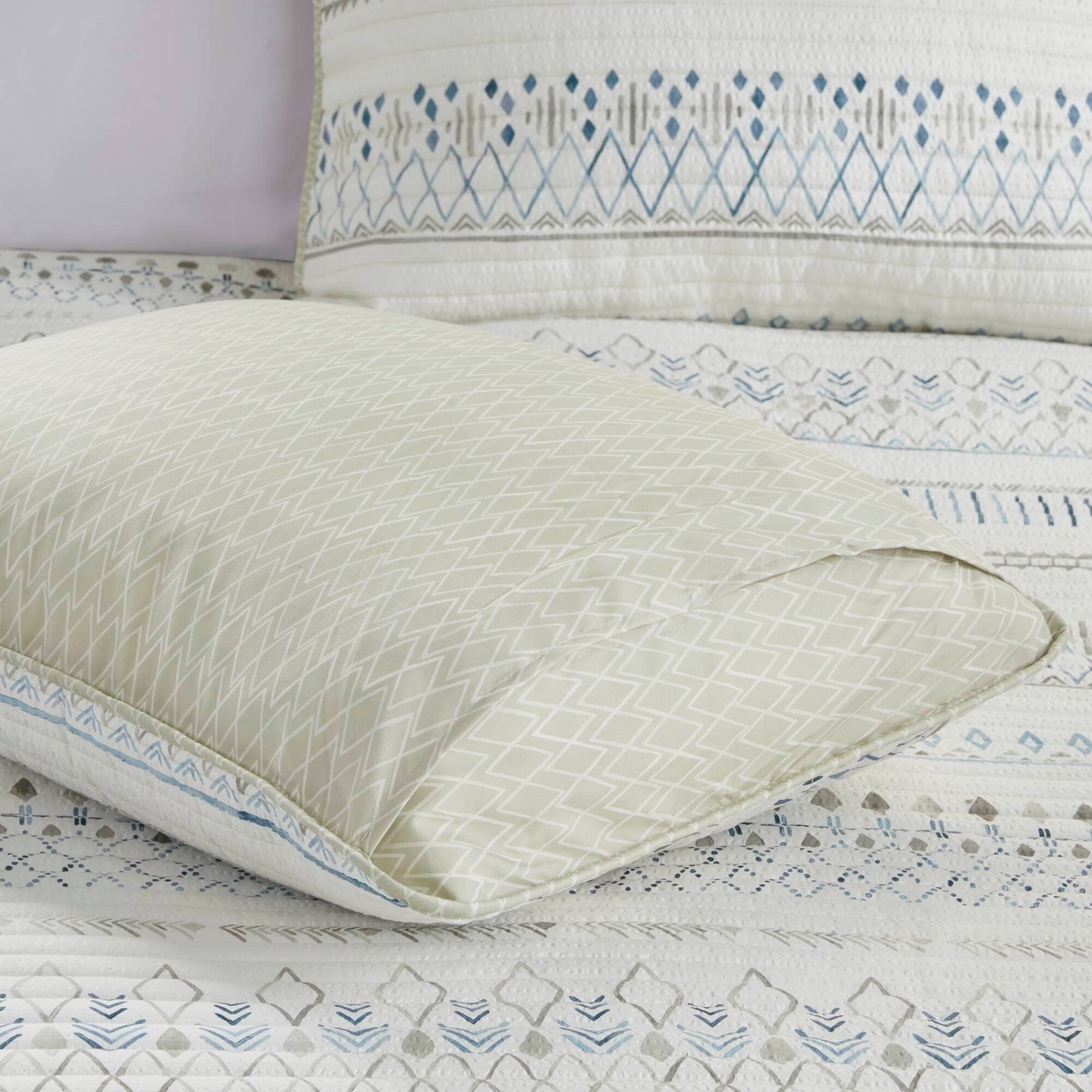 Постельное бельё Madison Park 5pc Full/Queen Levi Printed Seersucker Comforter with Throw Pillows Bedding Set Taupe — фото 5