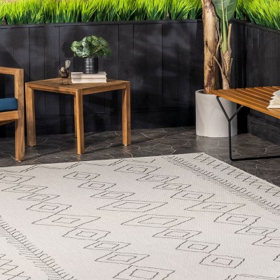 Serna Ivory Moroccan 3'x5' Easy Care Synthetic Rug