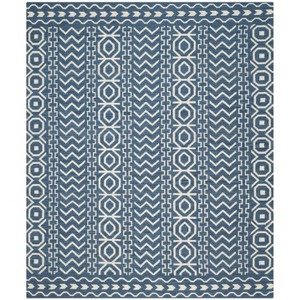 Dhurries DHU572 Hand Woven Flat Weave Indoor Rugs - Safavieh - 1 of 4