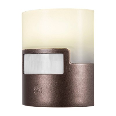 GENERAL ELECTRIC Motion Activated LED Night Light, Dusk-to-Dawn, 20 Lumens,  40865