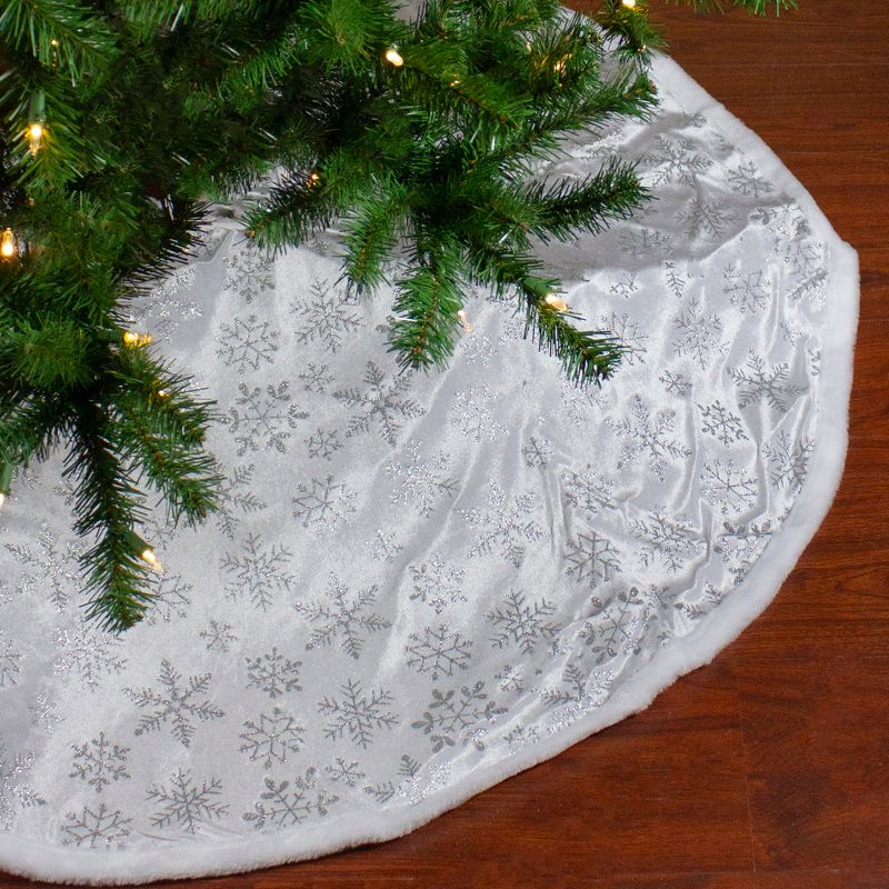 Northlight 48" Silver and White Snowflakes Christmas Tree Skirt, 2 of 4