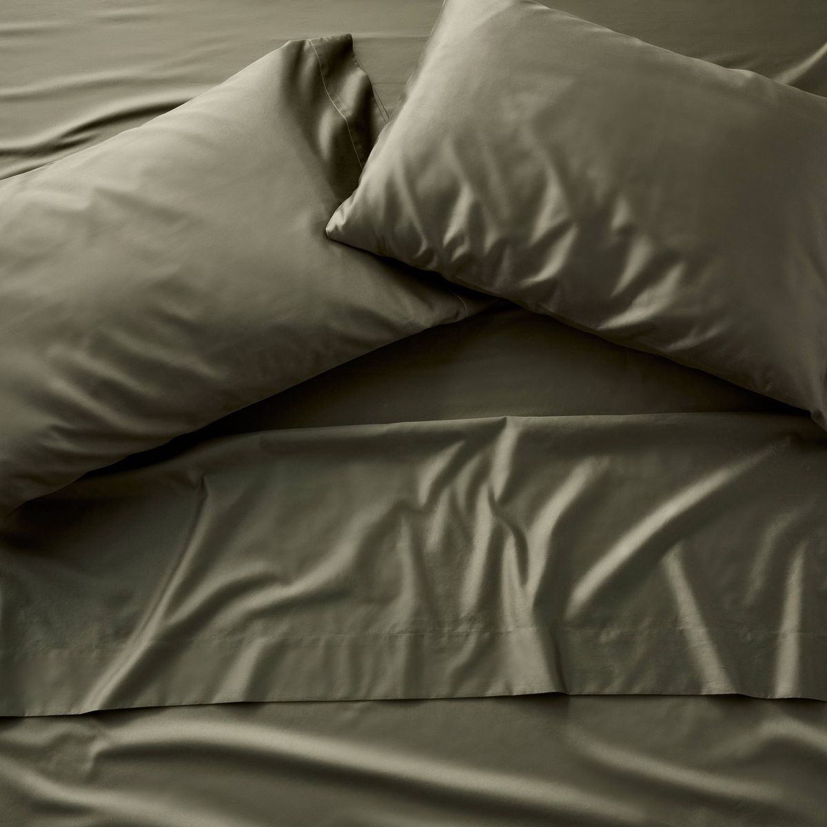 Queen 600 Thread Count Sateen Sheet Set Olive Green - Casaluna™