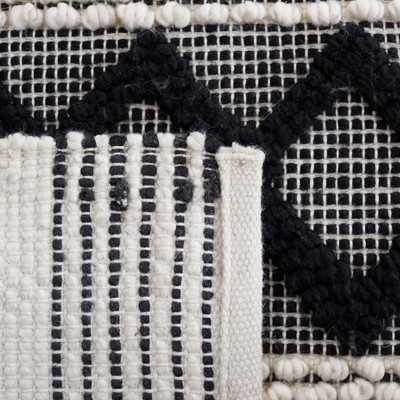 Artisan Beach House Black Hand-Tufted Wool Square Rug