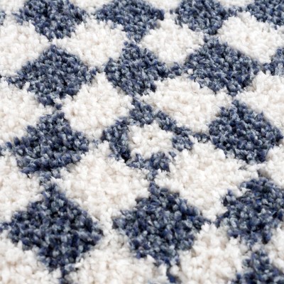 Kieu Blue and White Geometric Shag Rug 5'3" x 7'