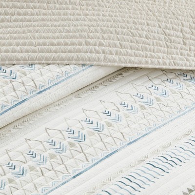 King Black and White Reversible Microfiber Quilt Set