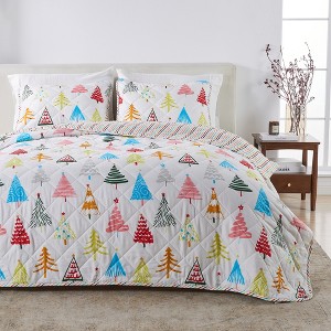 Cheerful Holiday Reversible Quilt Set with Shams - Great Bay Home - 1 of 4
