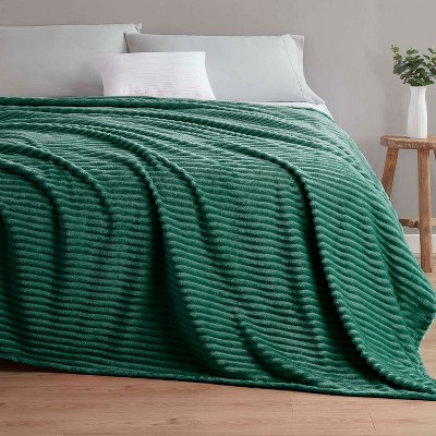 Emerald Green Plush Fleece Throw Blanket, 50 x 60 Inches