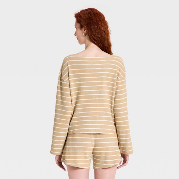 Playera de cuello barco y manga larga para mujer - Universal Thread™ 2