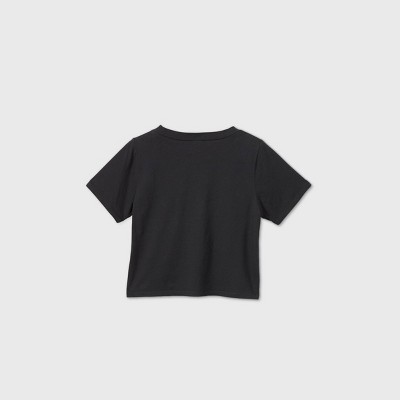 plain black cropped tee